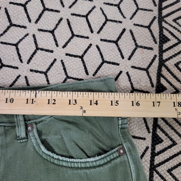 WE THE THE FREE OLIVE GREEN BUTTON UP DISTRESSED SHORTS, SZ 26 - Picture 7 of 10